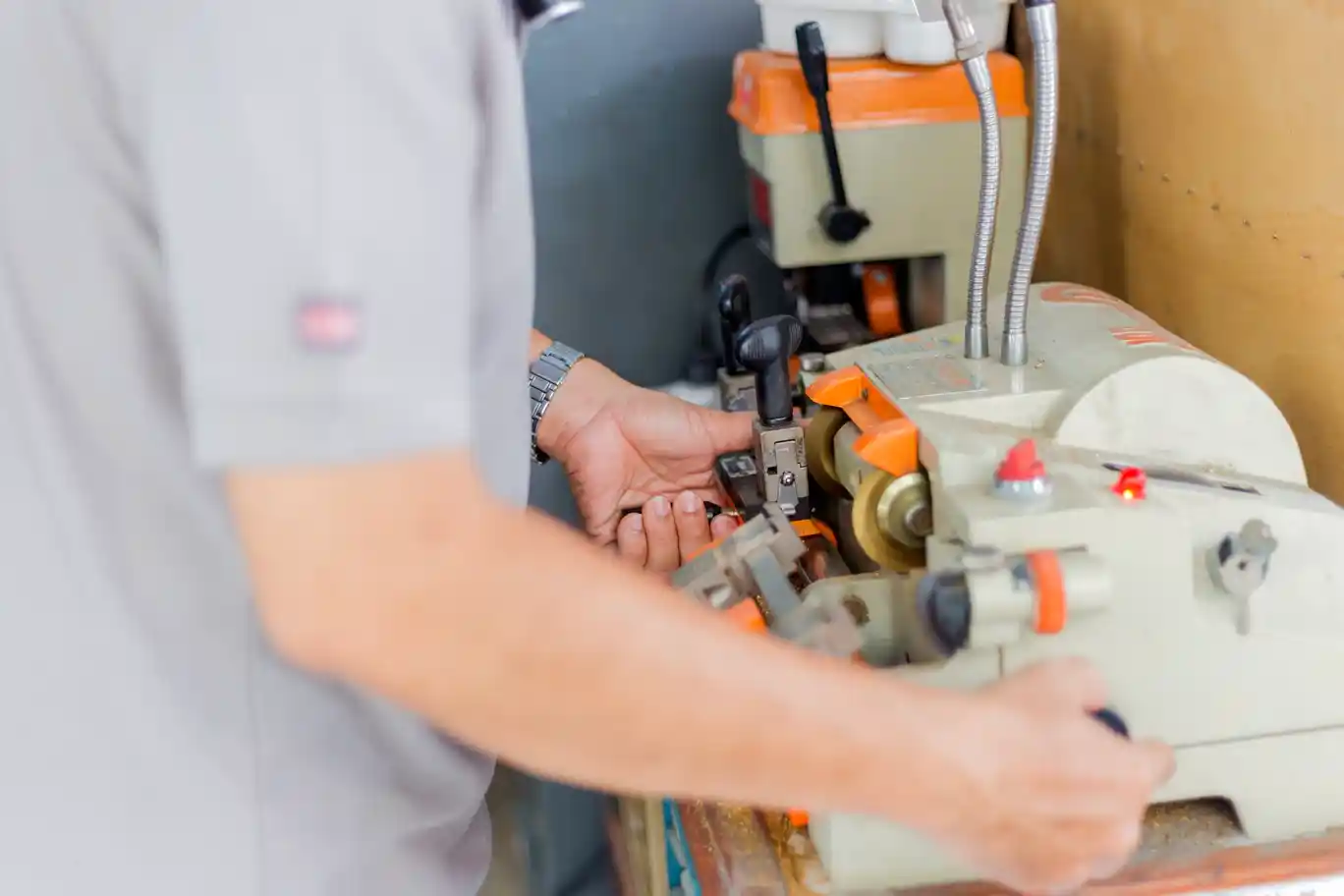 automotive locksmith service
